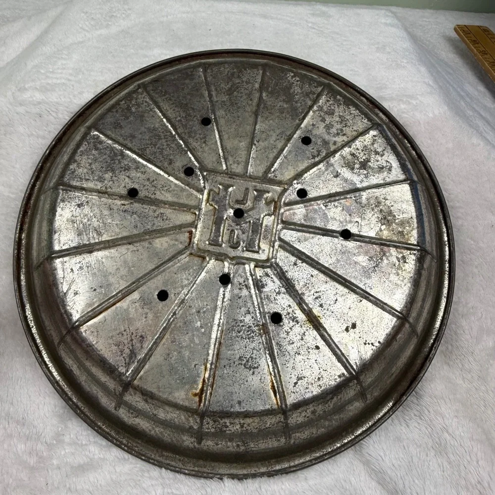 Vintage Lloyd J Harriss Aluminum Pie Tin Perforated 8 Inch w/ Mince Pie Wrapper